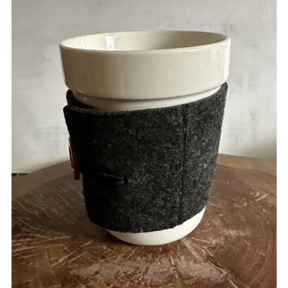 STARBUCKS Mug 2010 Wool Cozy Sleeve Tumbler Red Button 14 oz Ceramic - Picture 2 of 7